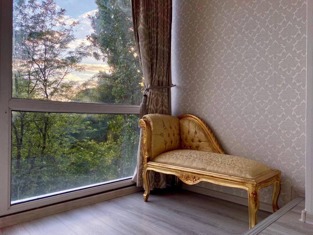 Downtown Studio - Ultra Central With Park View Букурещ Екстериор снимка